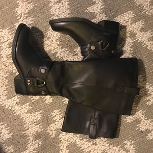 Tall riding boots